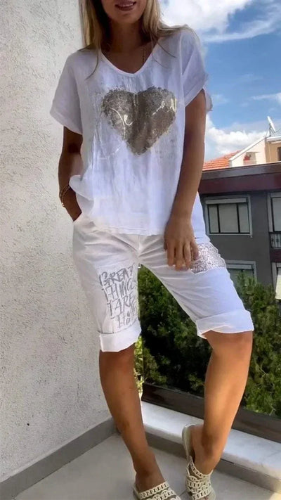 Shira – Eleganten poletni komplet z zlatimi detajli