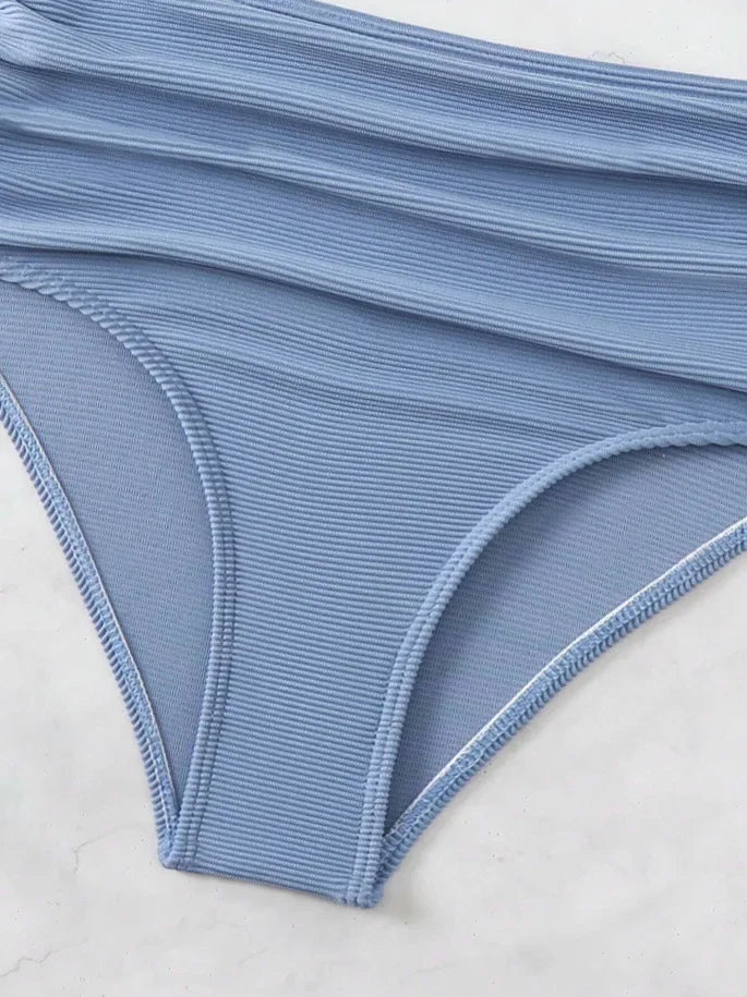 Sienna – Črtast bikini komplet z zavezovanjem za vrat