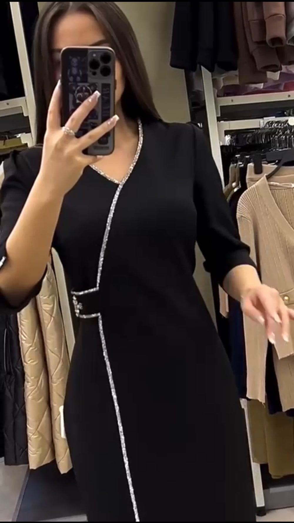 Liat – Maxi obleka z elegantnim V-izrezom